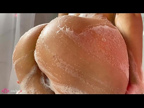 ❤️ Brunetė masturbuoja putytę su vibratoriumi iki intensyvaus orgazmo duše ️❌ Porno prie lt.virtsextor.ru ❌