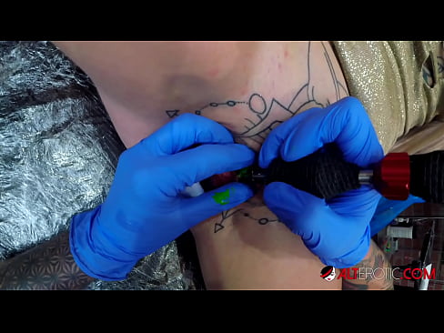 ❤️ Itin tatuiruota karšta Sully Savage gavo tatuiruotę ant savo klitorio ️❌ Porno prie lt.virtsextor.ru ❌